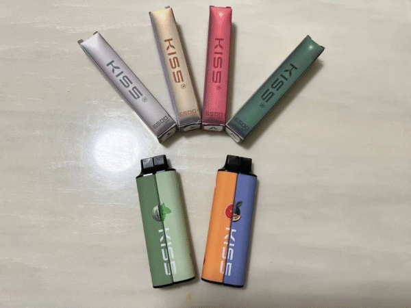 微信图片_20241228205931 KIS5鎧斯拋棄式6500口✨口味變化多達180種(限量販售)✨特點 雙吸抛棄式 台灣首創 💖因爲銷量好 經常性缺貨